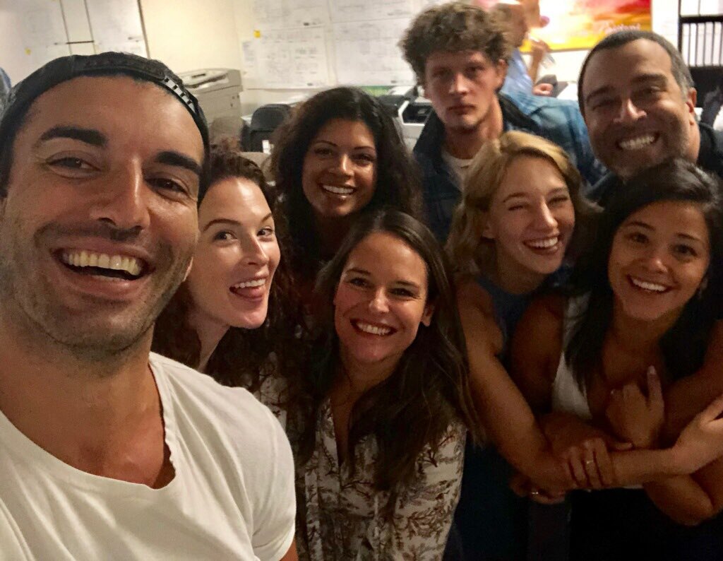I love this family. 
Here’s to the beginning of the end. #janethevirgin 