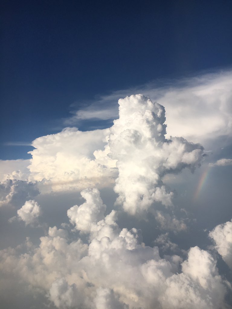 see see. a happy cloud in a SRK pose... 