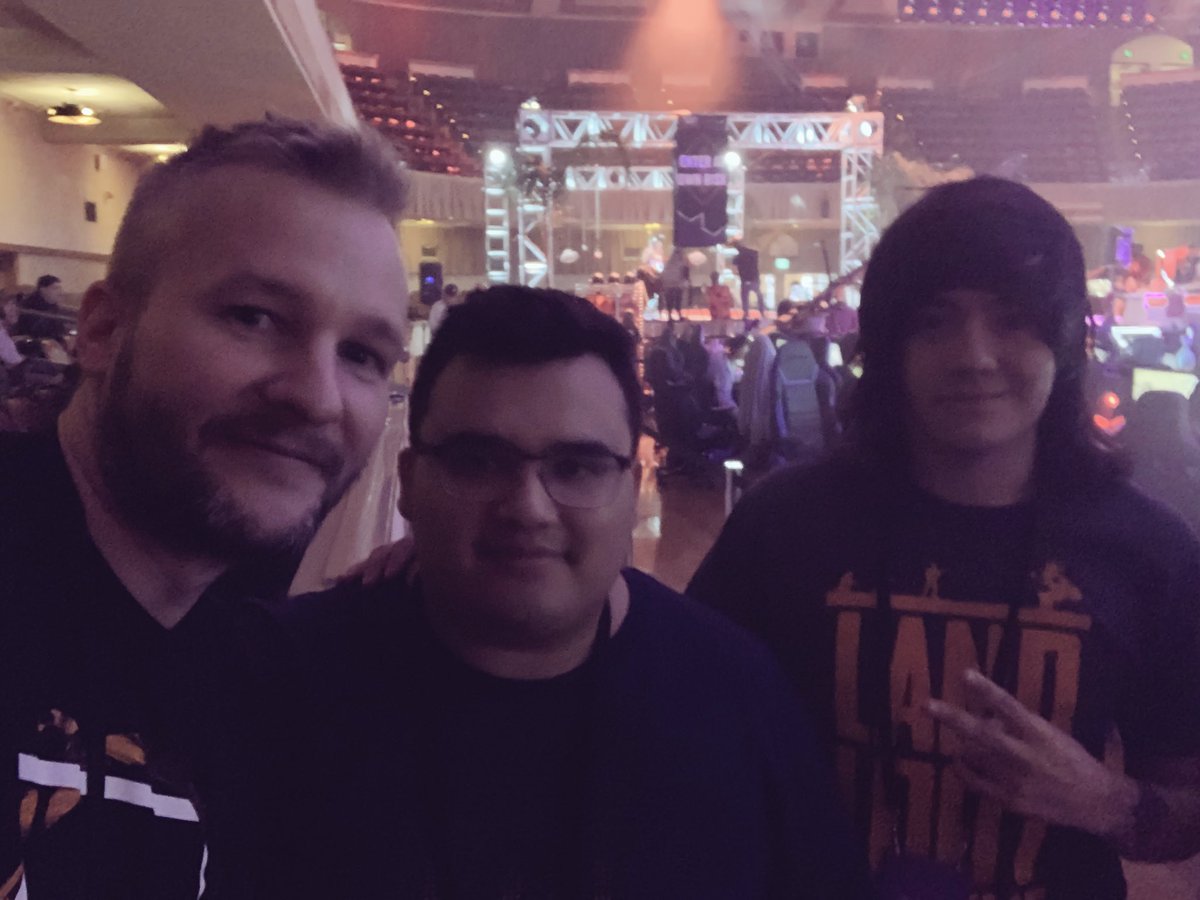 Good luck at #BroadcasterRoyale team @dedreviil. Was great meeting you two! 