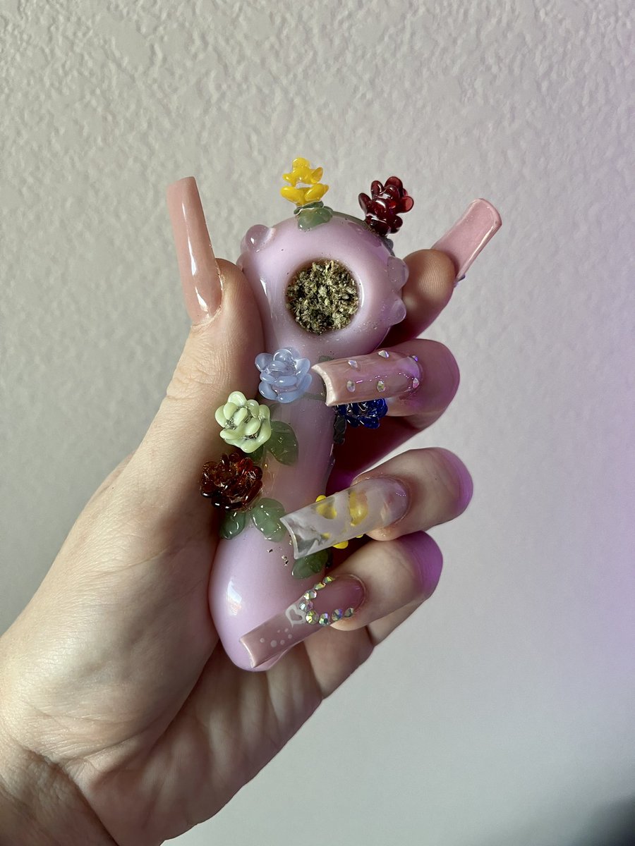 just wanted to share this cute vase i got for my plant 