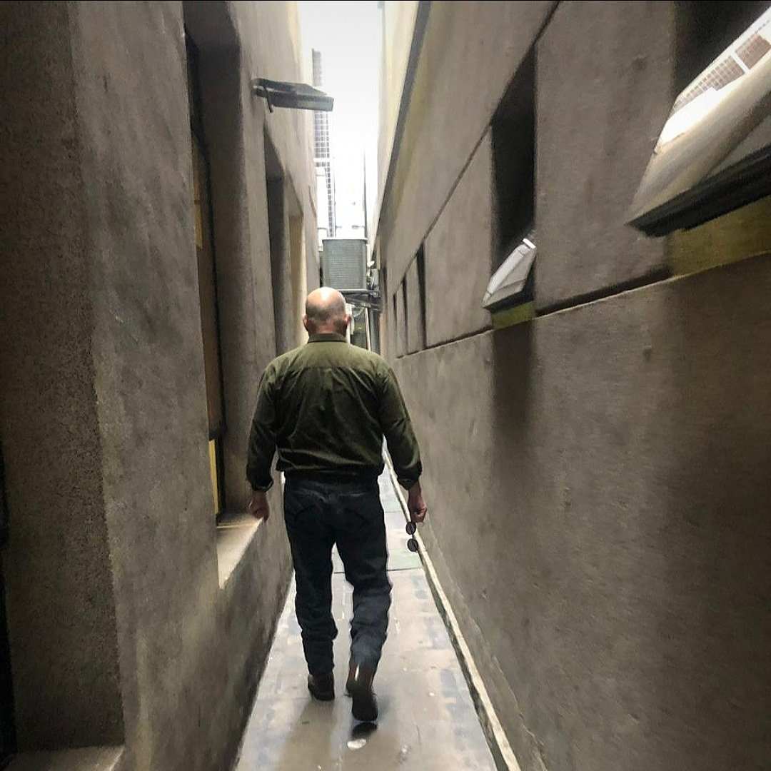 SALIENDO del oscuro parlamento... RUMBO al país que todos nos merecemos ! 