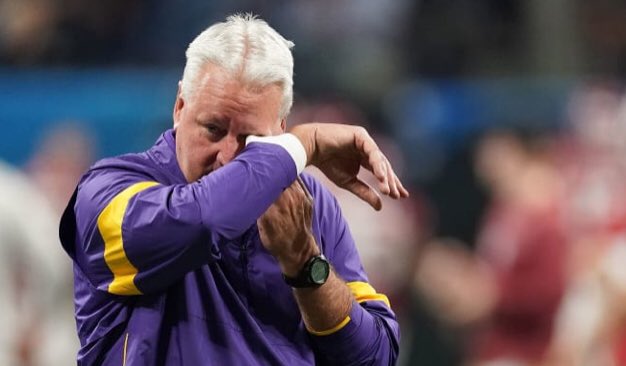 Before taking the field for warmups, #LSU OC Steve Ensminger called his son to comfort him over his wife’s death.

Steven Jr. was in the hospital with high blood pressure.

His dad made him a promise.

“We are about to go beat Oklahoma’s ass for you.”

https://t.co/TxZmKkIapD 