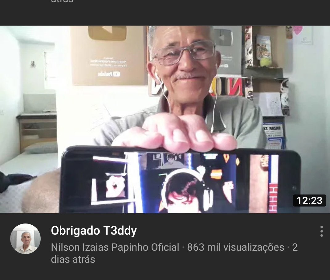 q bonitinho

quando eu chegar de viagem assisto <3 