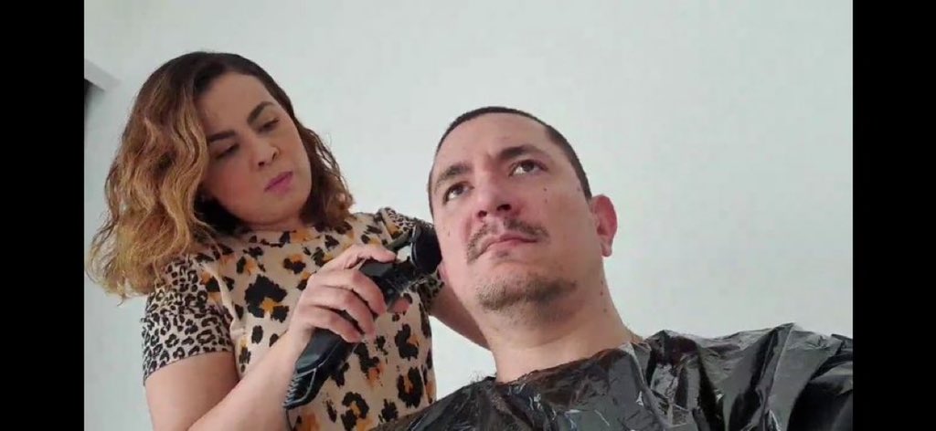 Eso chinga todo un hombre de palabra mis respetos pal señor @alkapone  además se ve guapo rapado 😎 