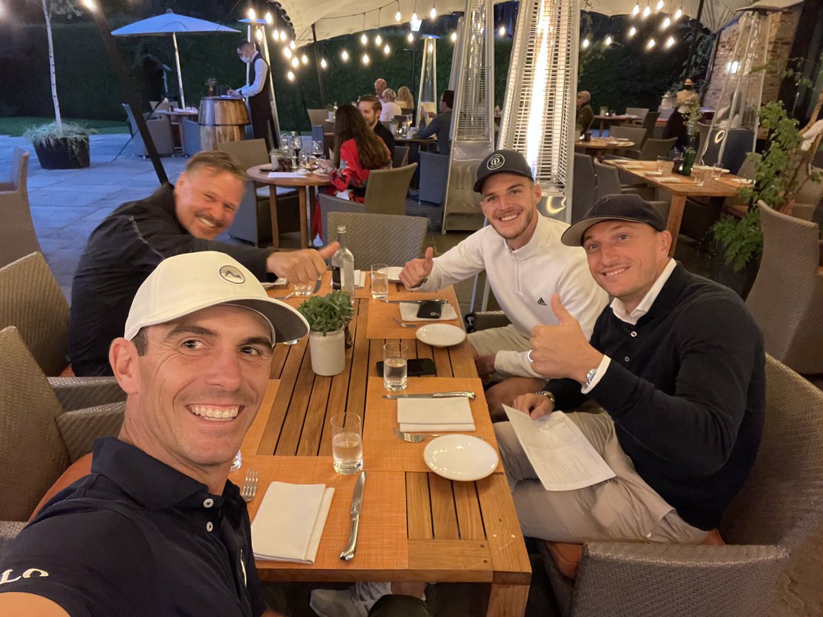 Best celebratory dinner I can think of! Cheers @_DeclanRice @Noble16Mark #BMWPGA COYI ⚒⚒ 