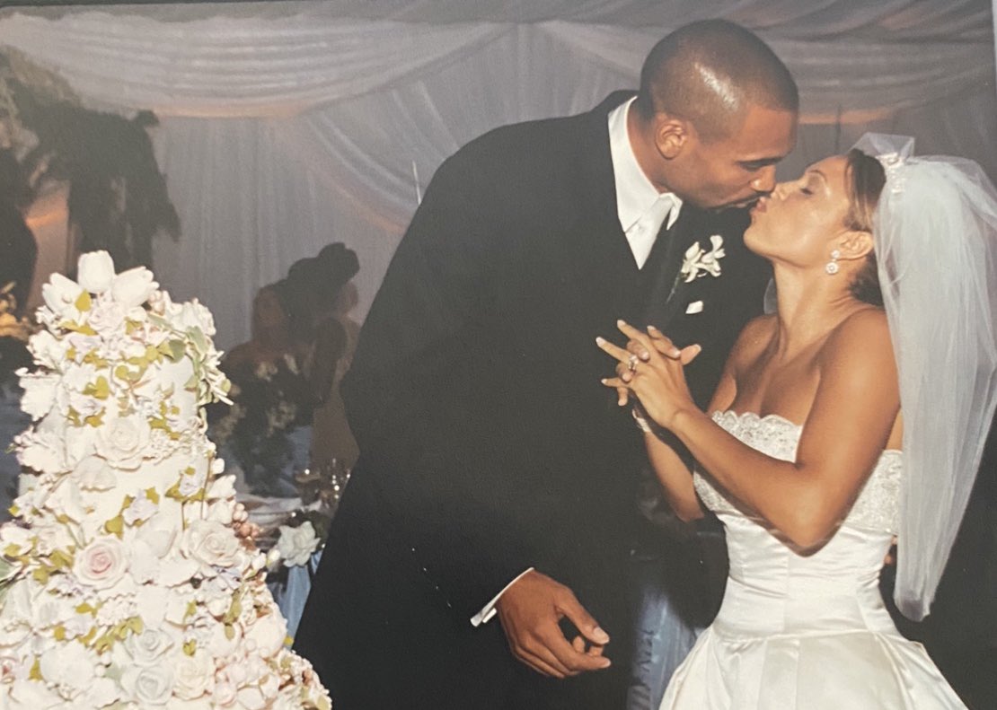 Happy Anniversary @realtamiaworld...
I thank God for the enduring love in our marriage..
I thank God for guiding us to where we are today..
I thank God for us 😘... #Still #21YearsLater 
