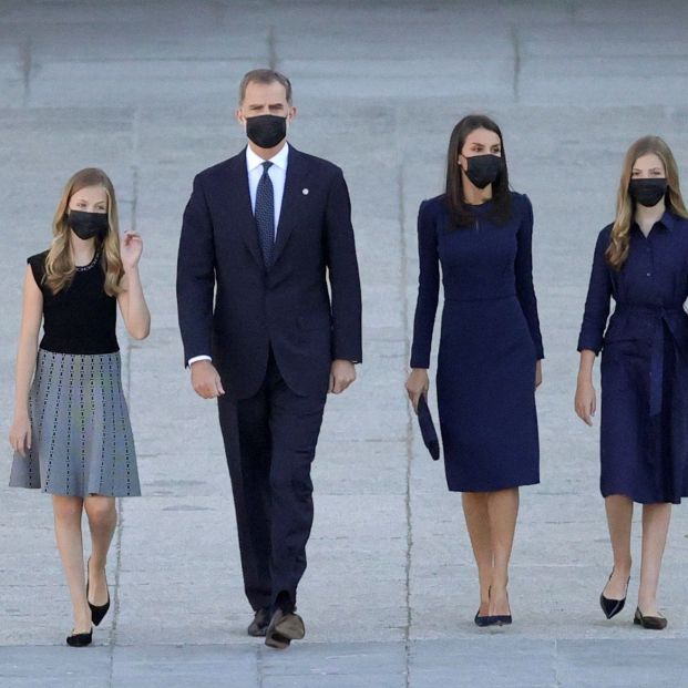 Dos homenajes.
Dos vestuarios.
Dos actitudes.
Dos escalas de valores. 