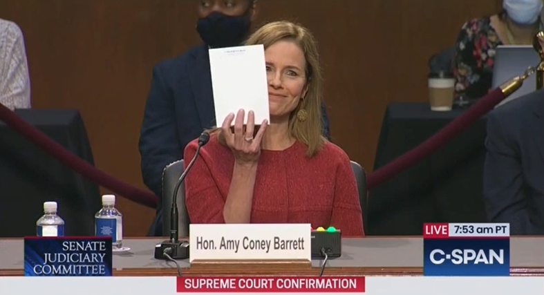 When asked to hold up what she's been using to help answer questions, Judge Amy Coney Barrett holds up a blank notepad.

Yes, she's THAT smart. 👑 