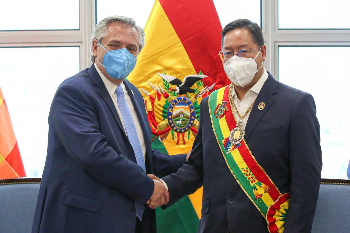 No soy de elogiar. Menos a alguien poderoso. Pero lo que hizo @alferdez primero para evitar que el fascismo asesinara a @evoespueblo y después para restablecer la democracia en Bolivia ya le aseguró un lugar en la historia de América latina. 