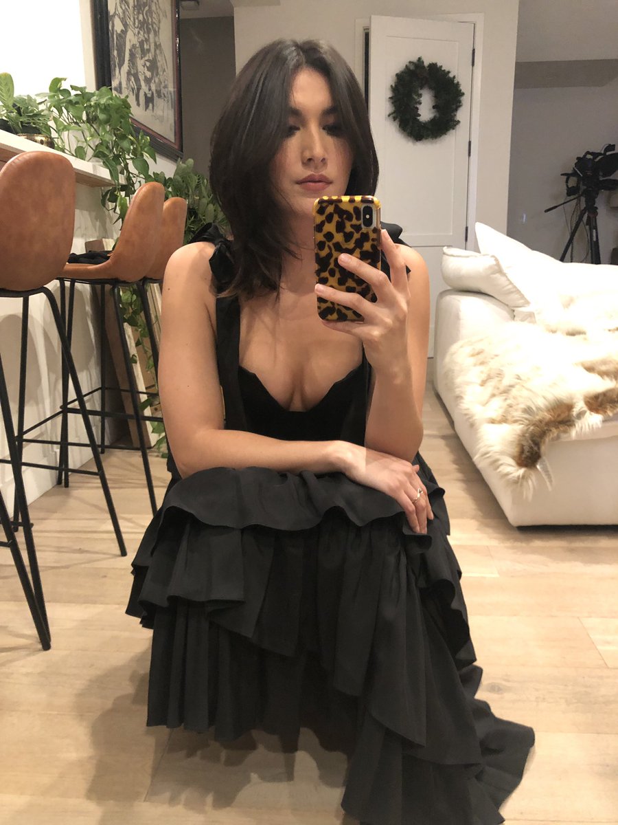 And to everyone asking about my dress (thank you) I gotchu

It’s the Valentine dress by Ulla Johnson 😘 