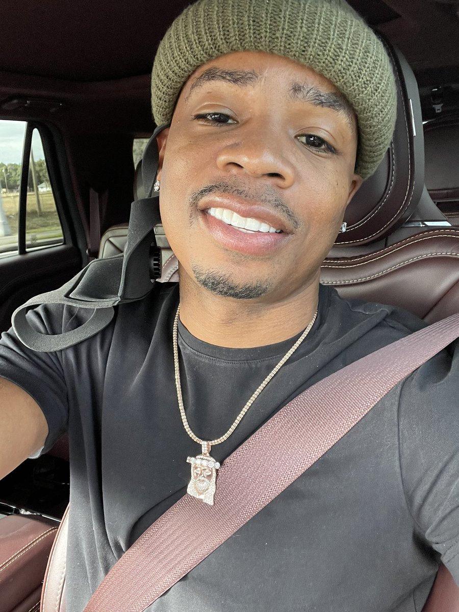 I Just Showed My Mom My New Smile. She Hugged Me Started Crying &amp; Said “I Finally Got My Baby Back”. One Of The Proudest Days Of My Life. 2021 I’m Might Just Turn Into A Full Time Brand Ambassador With This New Smile😬 No Coochie Gettin Ate With These 🦷 😂 (Ladies) How Did I Do? 