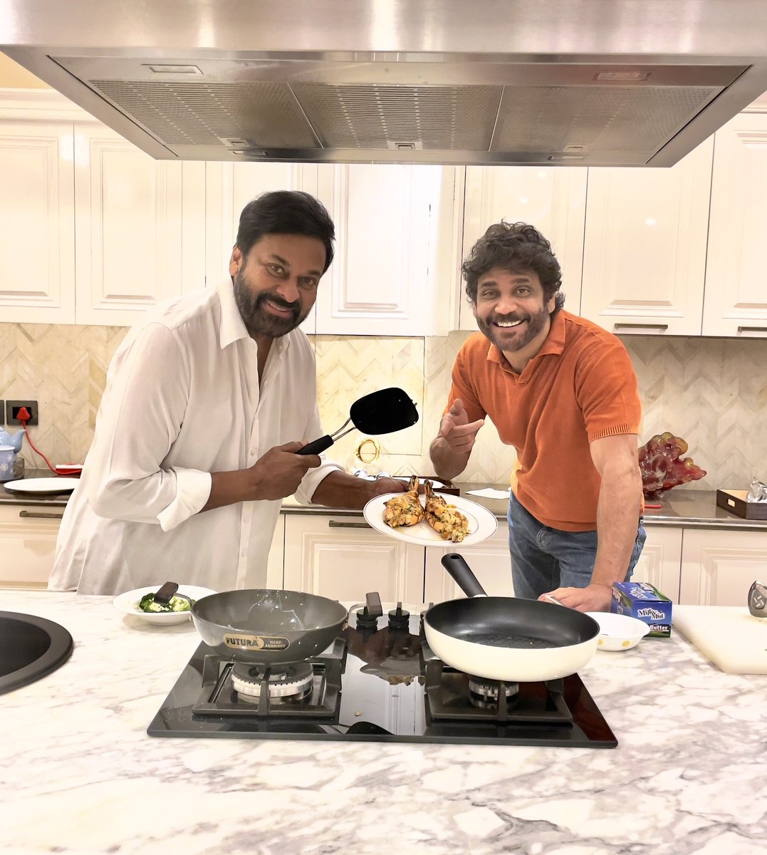 A delicious dinner Cooked by the megastar himself to cool my nerves for #WildDog release tomorrow !! Thank you For a wonderful evening  @KChiruTweets 🙏 picture courtesy Surekha garu 😊 