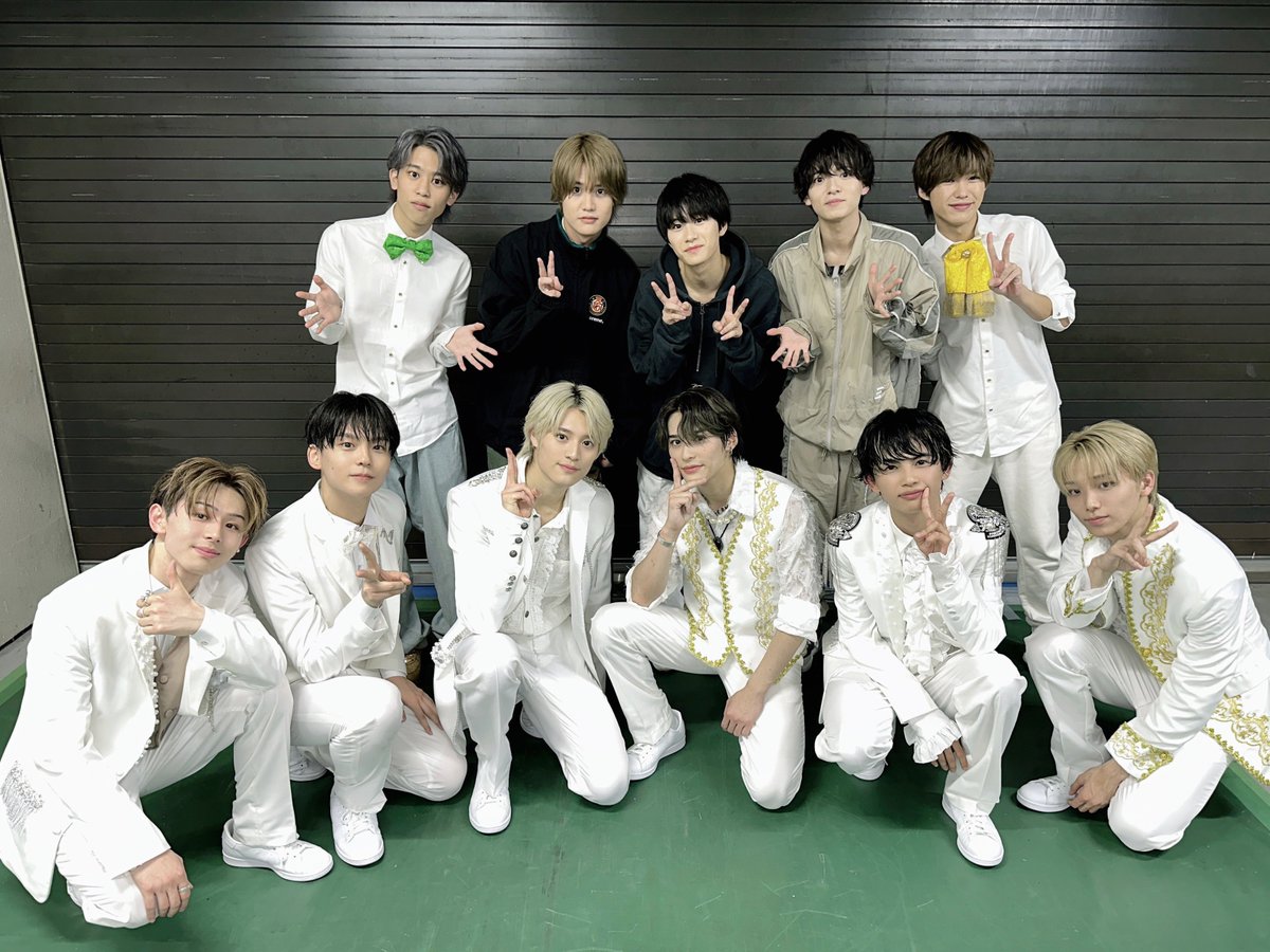 #Livejack 2023 #SMASHBEAT SPにて
Lil かんさいの皆さんと📸

お写真ありがとうございました😊

パフォーマンス最高にかっこよくて会場の一体感がすごかったです✨

僕たちも皆さんのライブを見ながら全員で歌って踊って盛り上がってました🔥最高でした❗️

またご一緒できるよう頑張ります🙌 