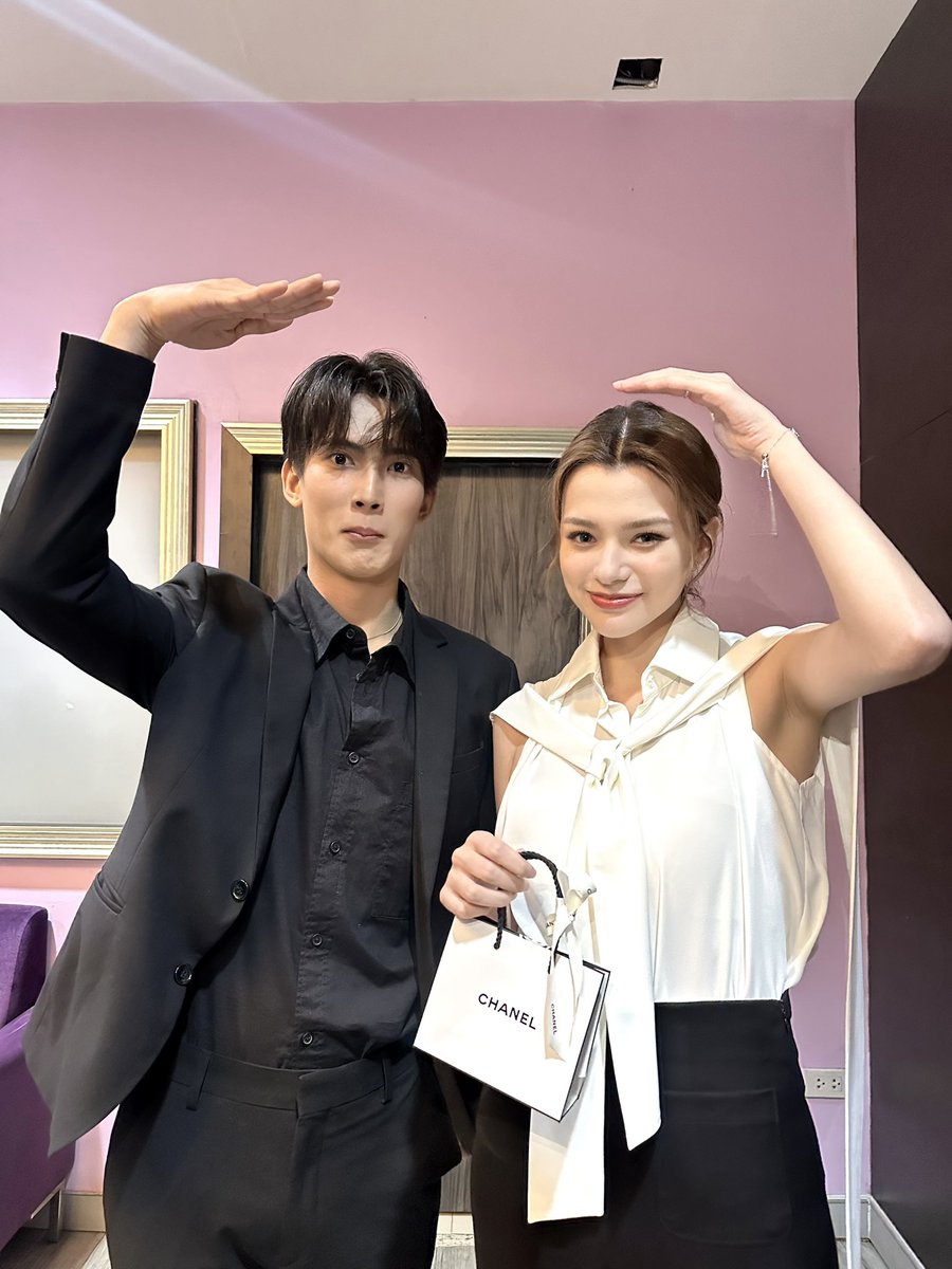 นะโมโตเร็วมาก 😁 ยินดีกับน้องสาวคนสวยด้วยน้าคับ เก่งมากน้องเบค @AngelssBecky ไปดู #LongLiveLove กันด้วยน้า สนุกมากๆ 