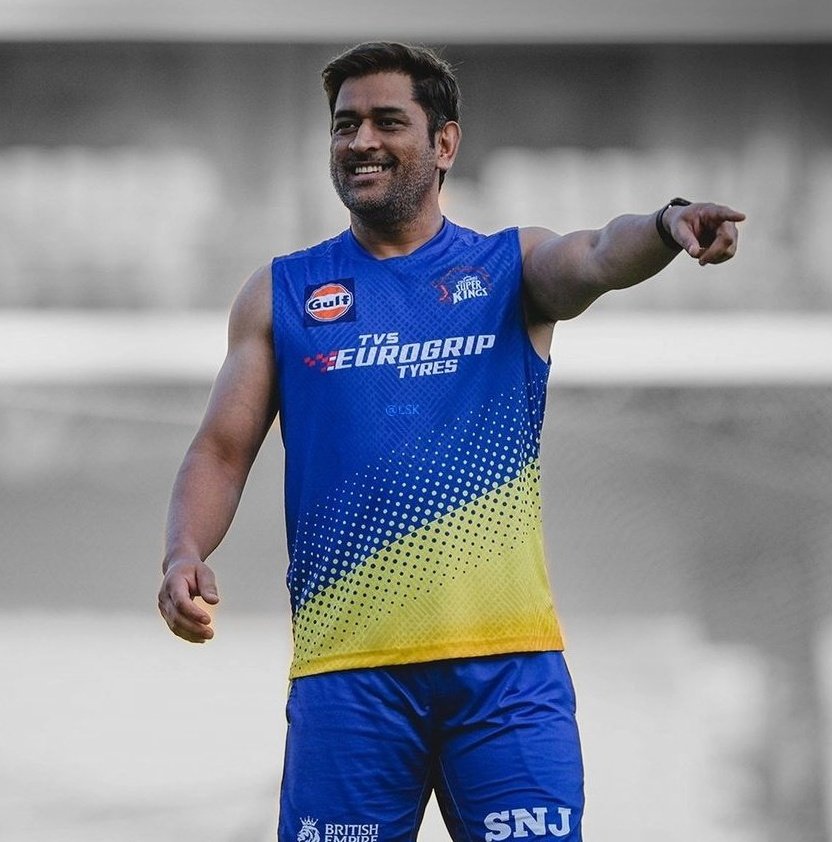 Wishing my most favorite cricket Player @msdhoni bhai 🙏❤ A very happy birthday to you captain cool... Both your smiles are bloss 😍🙏 Keep smiling Captain cool... 

#Prabhas #MSDhoni #MSDhoni𓃵 #HBDMSDhoni #HappyBirthdayDhoni #HappyBirthdayMSDhoni 