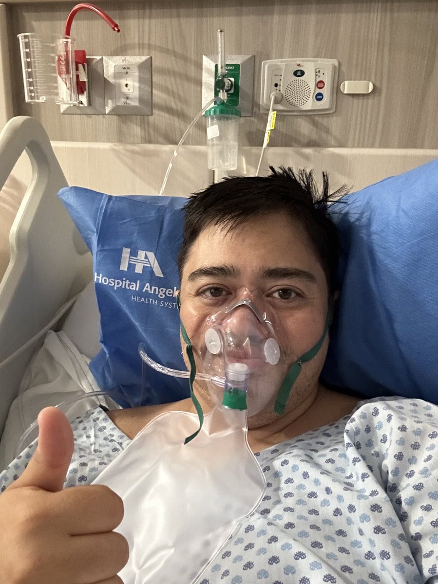 Amigos todos… para los que se preocuparon por mi estado de salud debido a mi más reciente publicación en Instagram, les comento: Ya estoy fuera de peligro y recuperándome en mi habitación de hospital. Tuve que ser intervenido quirúrgicamente de emergencia debido a un abseso que 