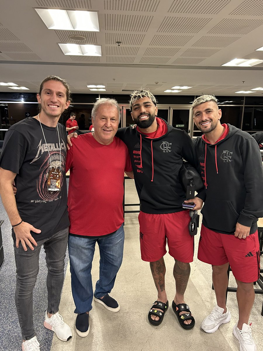 Uma Resenha ótima pós jogo com esses caras que ultimamente tem nos dado muitas alegrias. 