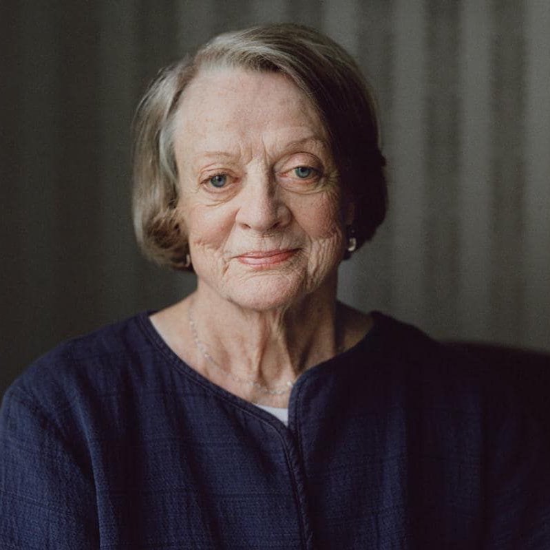 🔴 ÚLTIMA HORA | La célebre actriz Maggie Smith, quien interpretó a Minerva McGonagall, ha sido encontrada hoy en su casa viva y feliz. 
