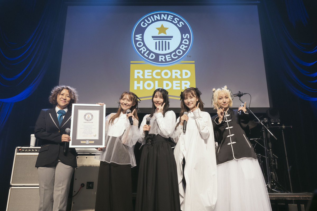 【#SCANDAL_世界一 】
2023年8月21日になんば Hatchで行われた
SCANDAL 17th ANNIVERSARY 『世界一』にて
同一メンバーによる最長活動ロックバンド(女性)
としてギネス世界記録™に認定されました！

この17年で出会った全ての人に感謝いたします。
これからも一緒に素敵な景色を作って行きましょう！ 