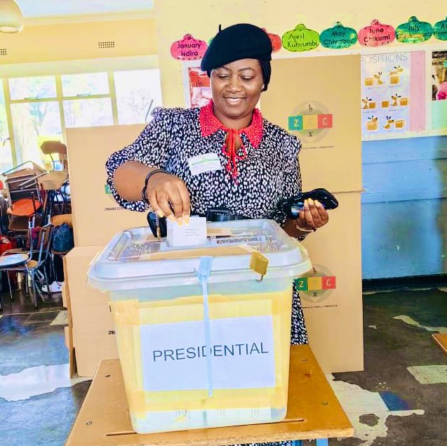 0900hrs

Finally Casting my Vote 🗳️ at Haig Park Primary School in Ward 16 #HarareWest Constituency. 

Voting now underway at Haig Park, Sanganayi, Maranatha and Westlea Primary

No retreat, No surrender! We are determined! 