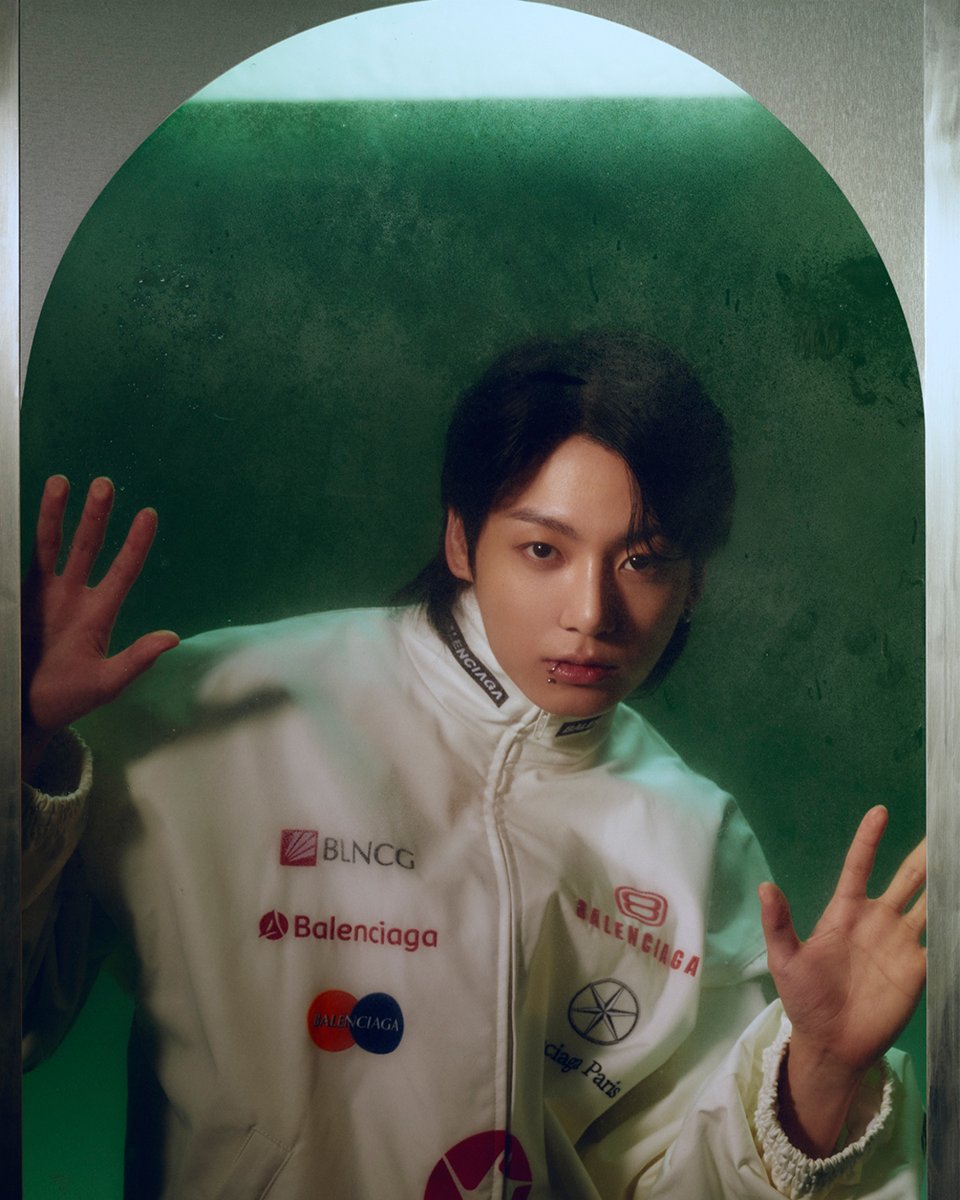 “To me, I’m not that singer I imagined myself to be yet. That’s why I’m aiming higher” – @bts_bighit’s #JUNGKOOK #BEYONDBORDERS

See more from the star’s cover story available in 🇰🇷 and 🇬🇧 here: https://t.co/VNVQdKyoSS 