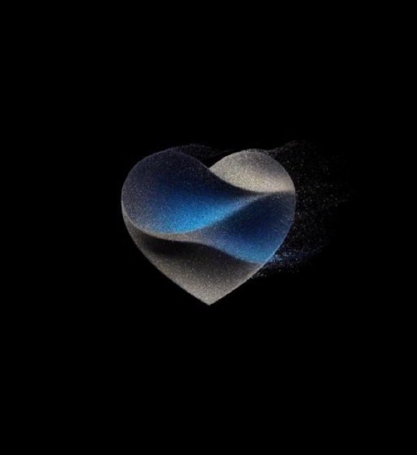 Twitter has changed the like button for the hashtag #AppleEvent 