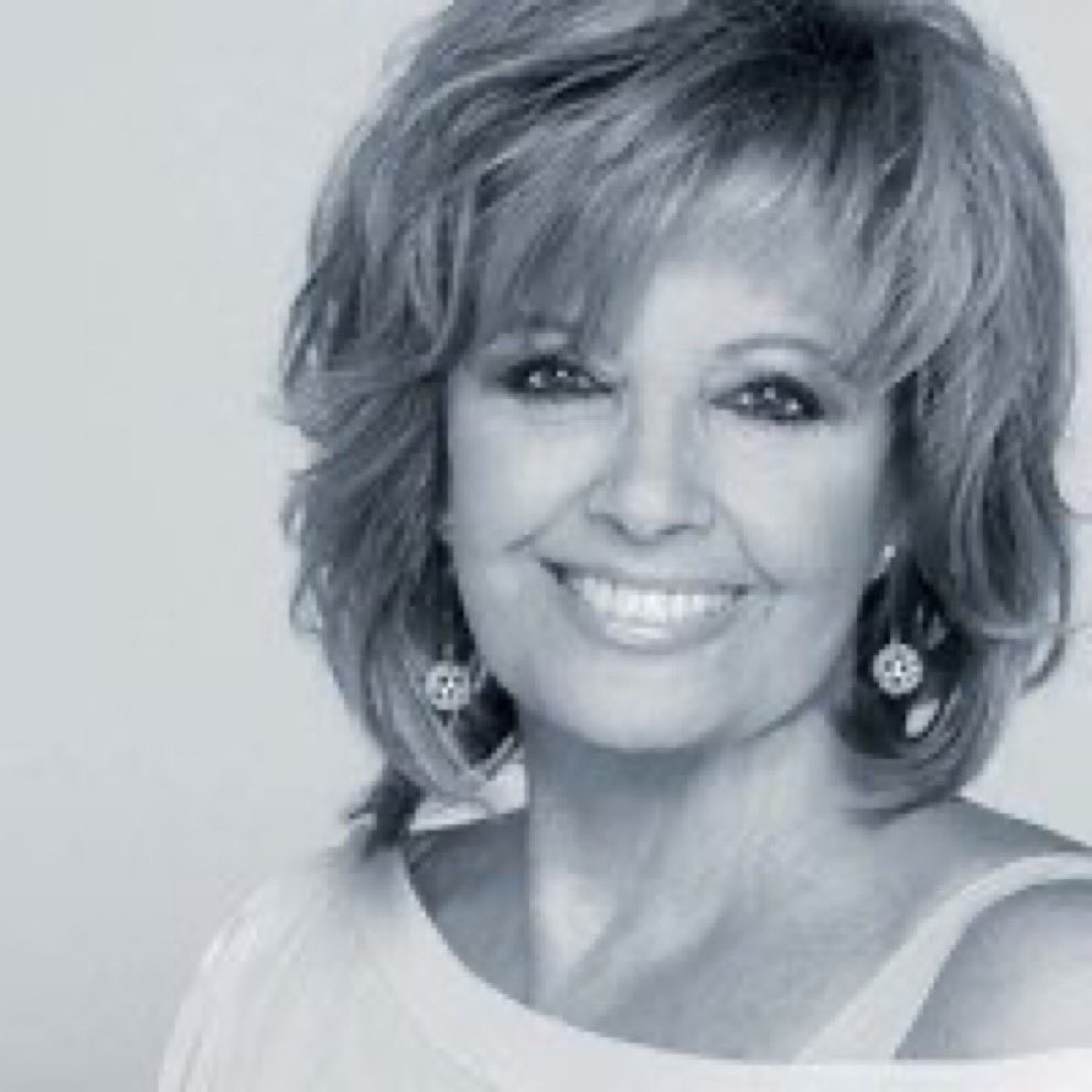 Se marchó María Teresa Campos. Un referente en el periodismo y en la forma de comunicar. 
Siempre me trataste con mucho cariño en tus entrevistas y fuera de las cámaras. 🙏🏼 Descansa en Paz. 
Mucha fuerza para toda la familia. 🖤 