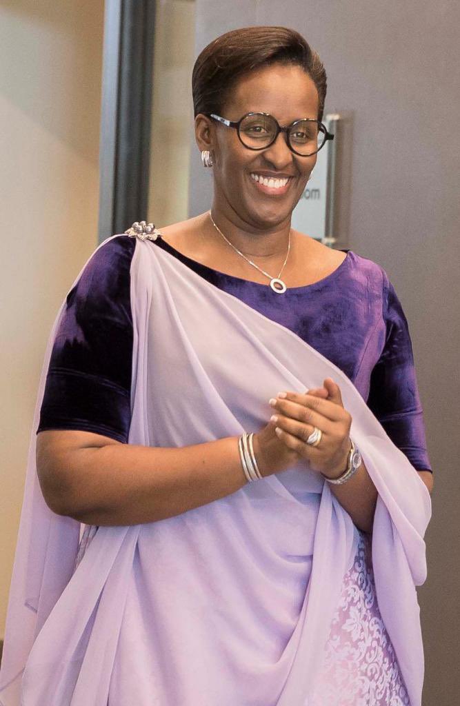“From Curiosity to Enjoyment, From Enjoyment to Craving, From Craving to Dependency, From Dependency to Addiction…..Let’s Talk About Alcohol.” - First Lady Mrs Jeannette Kagame

Read the full Op-ed here: https://t.co/DFOM5S52aO

#TunyweLess 