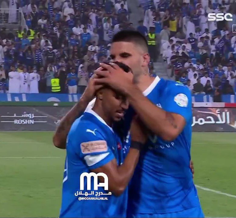 مافي تفسير الا انه هو اللي يصرف رواتبهم 