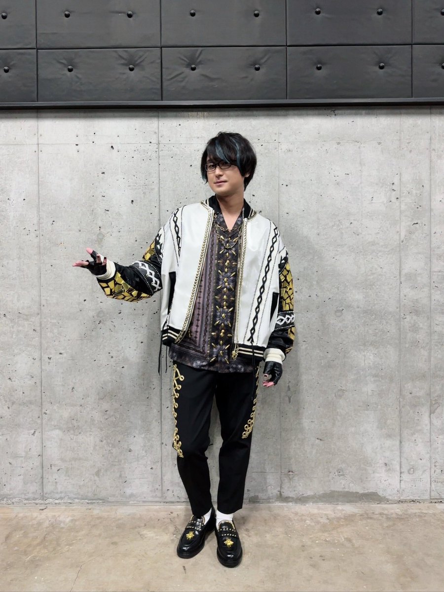 昨日、今日とうちの敏腕マネージャーが沢山ソロの写真も撮ってくれたので上げさせてくだされぇ〜！ありがとマネちゃん！ 