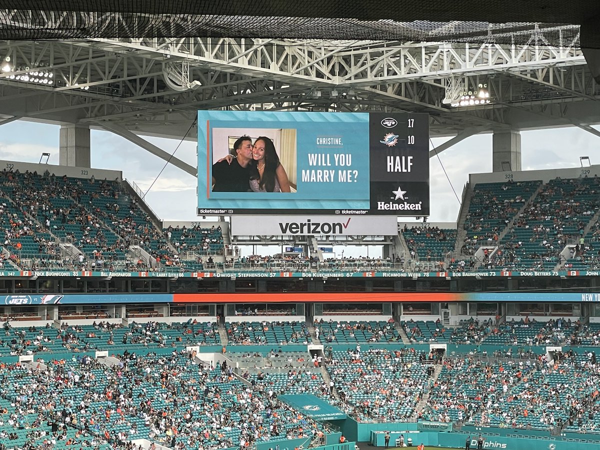 Amazing.

So they just did a scoreboard proposal here at Hard Rock. However, when they cut away from this graphic to where the two are supposed to be sitting, the guy wasn’t there! 

Just the girl, sitting there, hand over mouth! 

Dude must have been in the concession line lol 