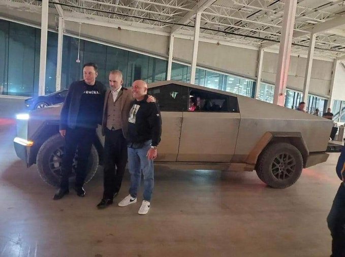Epic.  @elonmusk @joerogan @jordanbpeterson in front of a Cybertruck at the new Tesla Austin factory.  Would love to see a podcast episode with those three altogether. 