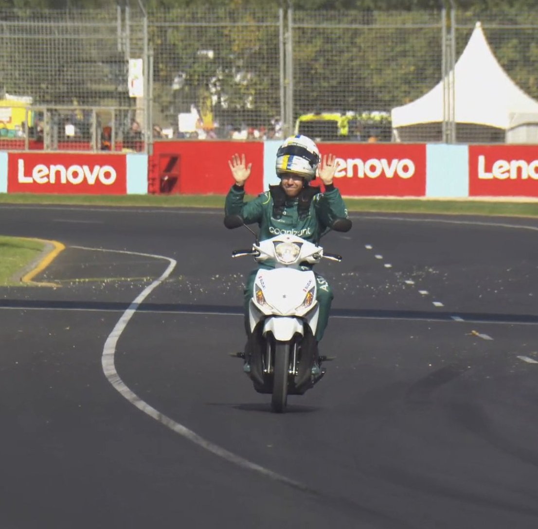 Look Ma, no hands!!! #F1 