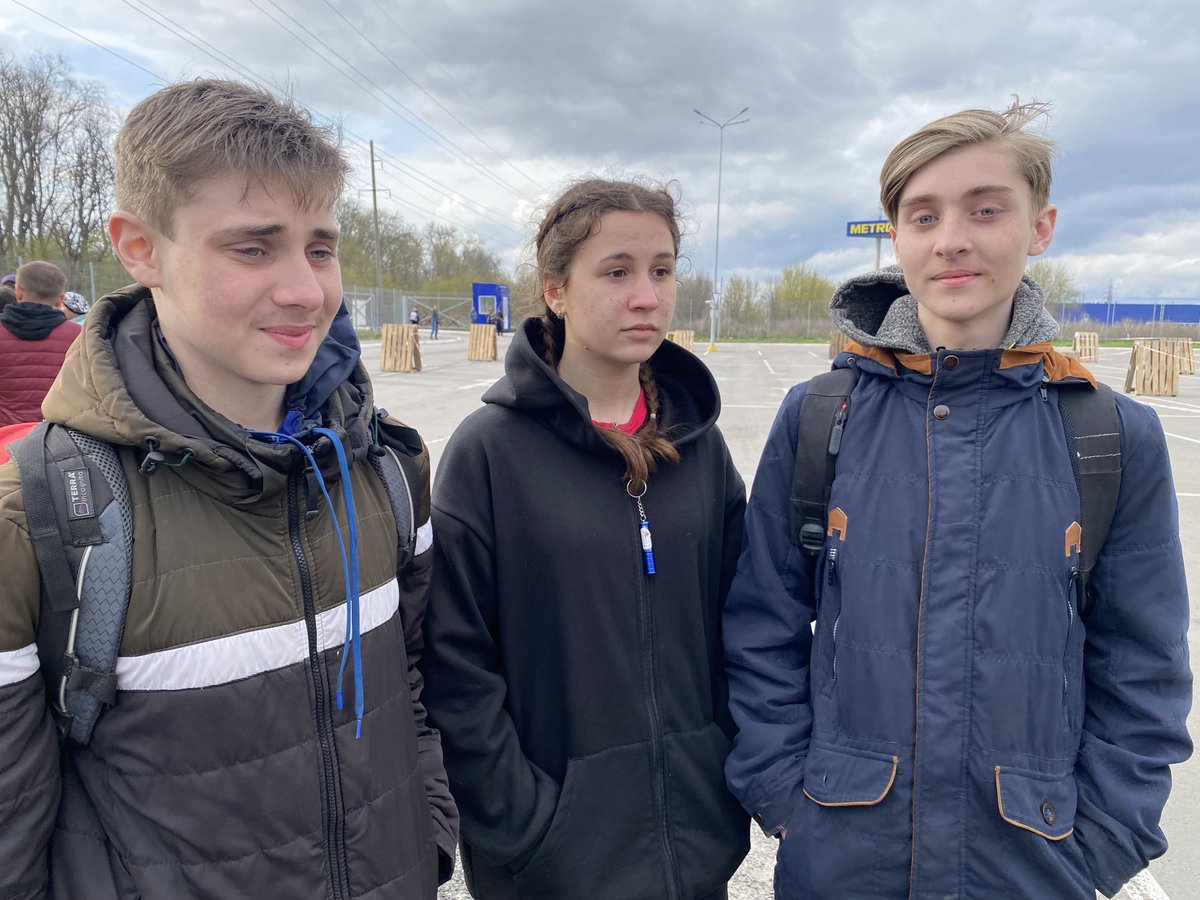 Mykola, Romana and Oleksander. Aged 13, 16 and 15. They just escaped Mariupol. They stayed in a bunker for weeks. Some days they had only uncooked pasta to eat. ‘Our town doesn’t exist anymore’. More ⁦@Channel4News⁩ tonight at 7pm. 