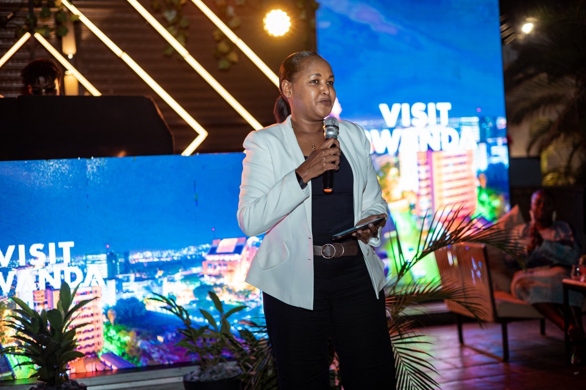 A memorable #VisitRwanda🇷🇼 night in Ghana as we welcomed travellers for the Move Afrika:Rwanda musical experience with @kendricklamar LIVE at the @bkarenarw on 6 December.

@RwandainGhana High Commissioner @RMbabazi highlighted Rwanda's attractions and travel offers designed to 