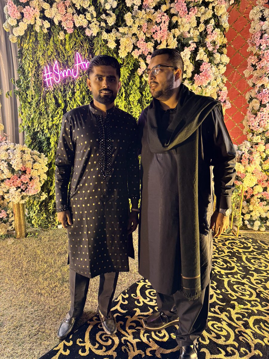 Me and Babar Azam at Imam ul Haq Qawwali Night ❤️❤️❤️🔥🔥🔥🔥
سڑو شریکو سڑو💪✅🤲
#BabarAzam #ImamulHaqwedding 