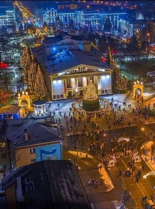 Mariupol a year ago... 