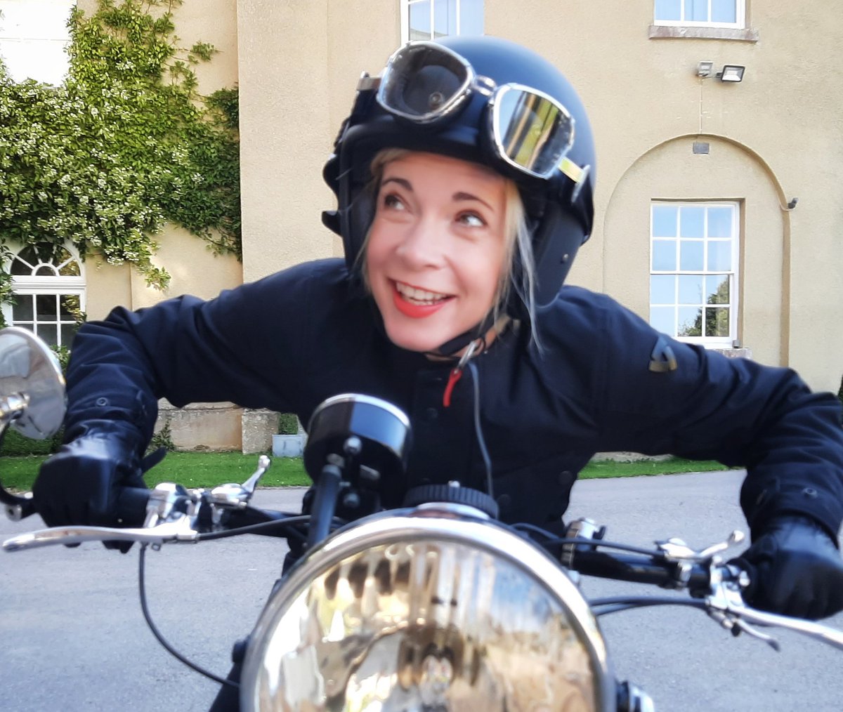 Speeding on happily towards the big five-oh, reached 49 today 🎂 
