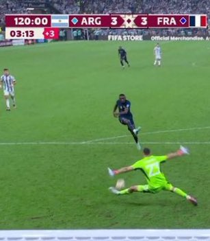 O goleiro da Argentina provou o que falamos aqui esses dias: pra você ser campeão do Mundo precisa de goleiro que faça milagres. Faltou isso para o Brasil em 2 Copas seguidas. 