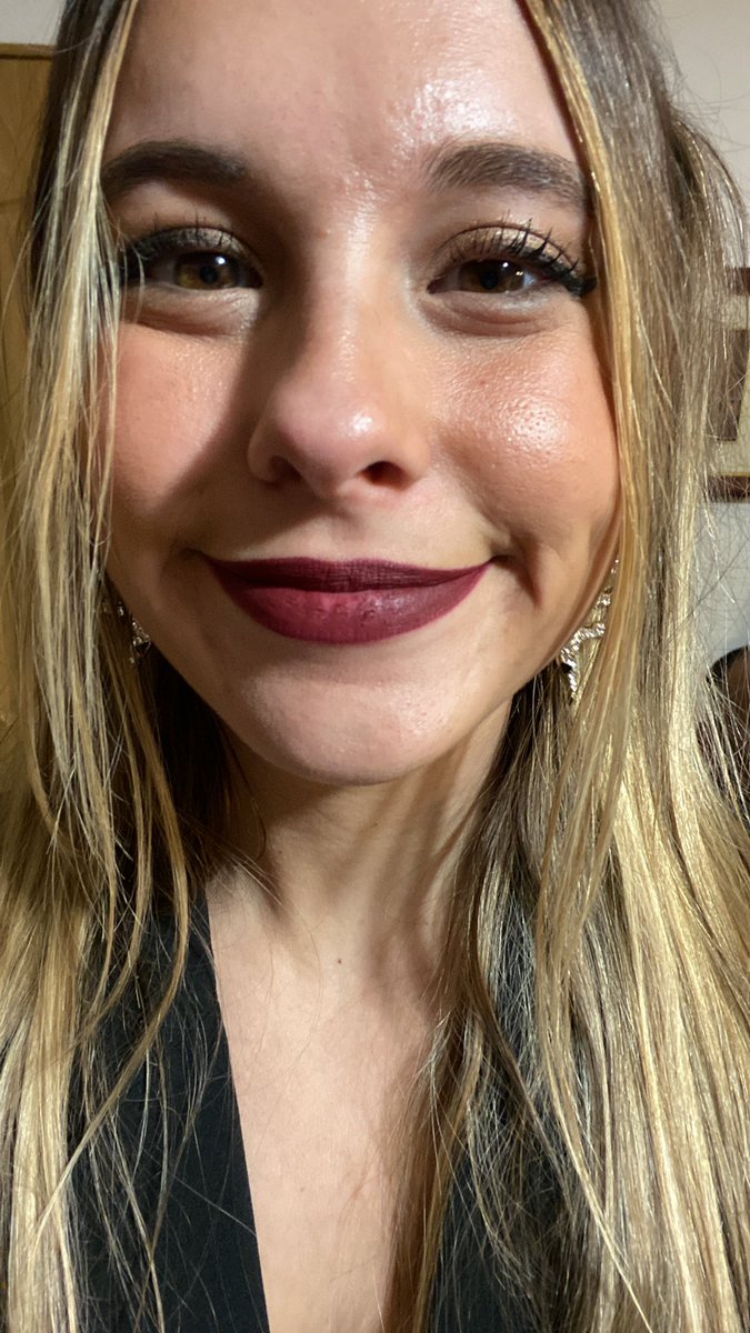 Feliz 2023 mis niños!!! Con esta cara de estar piripi os deseo para este año muchas cosas bonitas y buena compañía♥️ Gracias por acompañarme y darme el cariño que me dais, sois maravillosos 