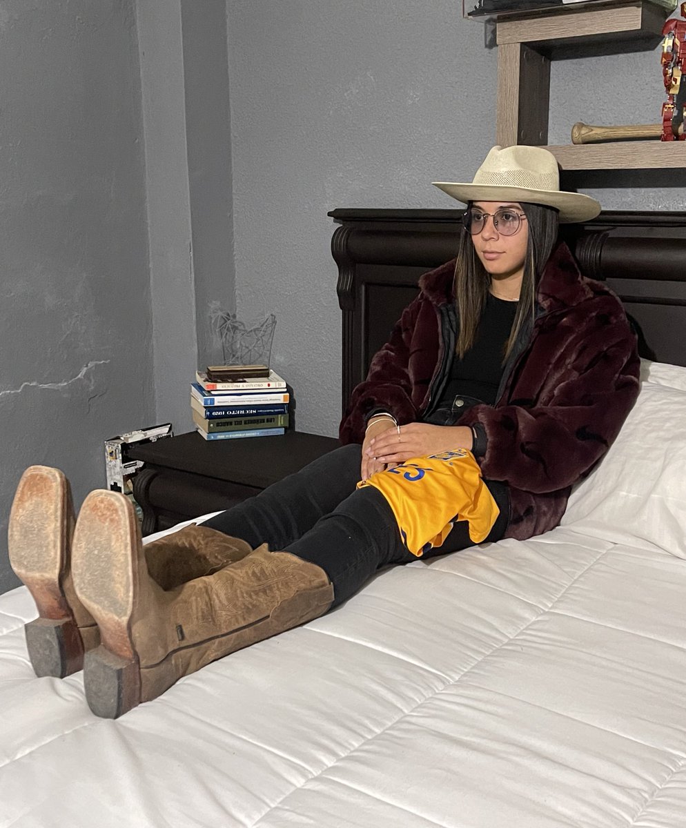 Esperando que pasen por mi para ir al estadio 🤠 