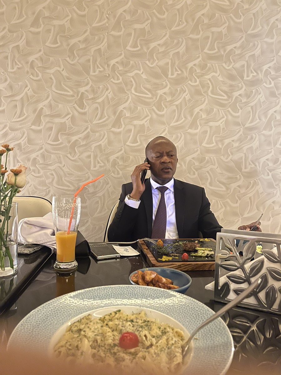 My dinner date is always on his phone 😂🤦‍♀️❤️ 