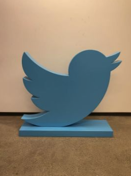 Wild to see the Twitter office on auction. Board room tables, phone booths, chairs, monitors... even the Twitter bird statue. Great memories from a different era. https://t.co/kLOx69ZbeI 