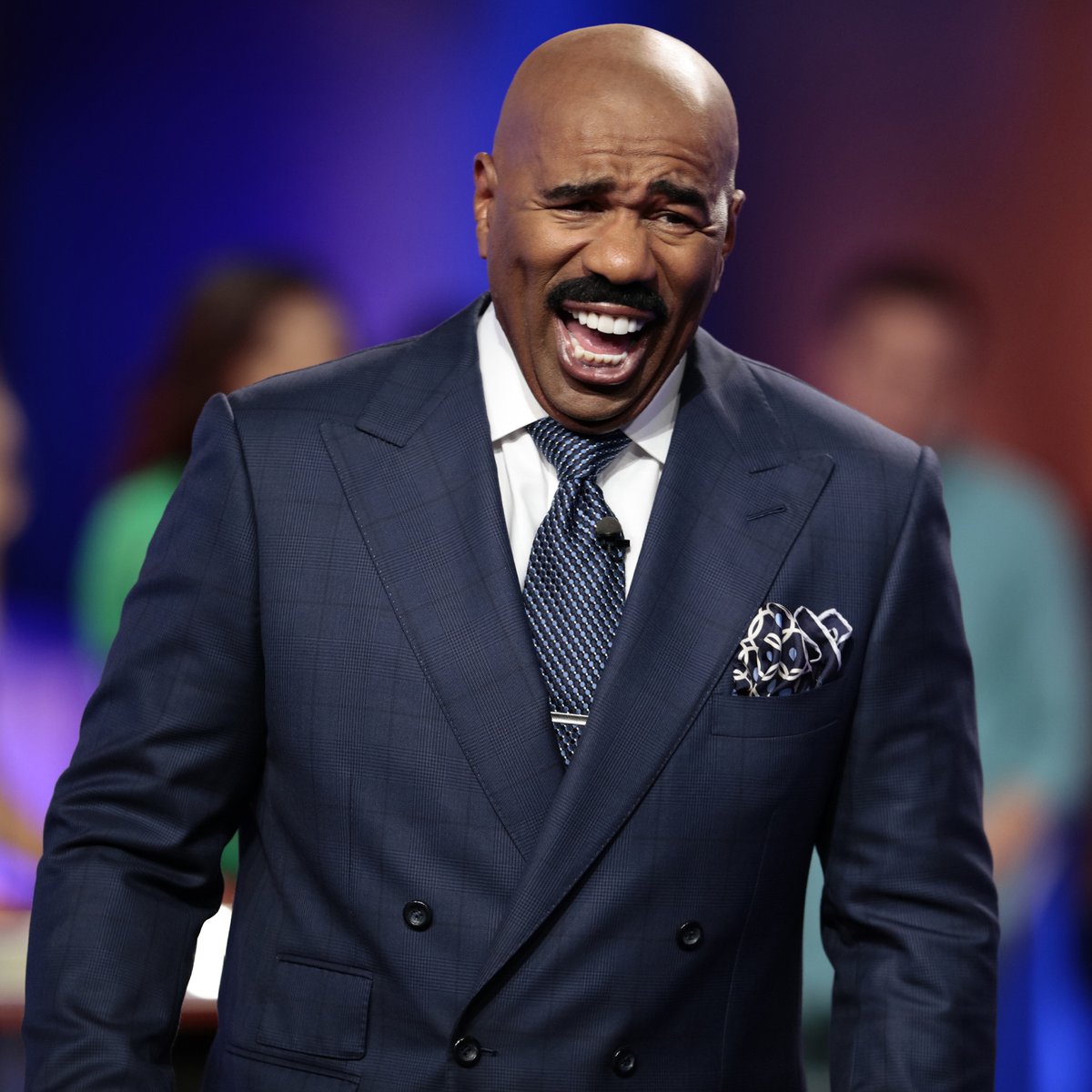 Which iconic game show host was born on this day?? 🤔🤔🤔 Survey says... the one and only @IAmSteveHarvey! 🎂🥳🎂 Help us show our fearless #FamilyFeud leader some birthday love! #SteveHarvey 