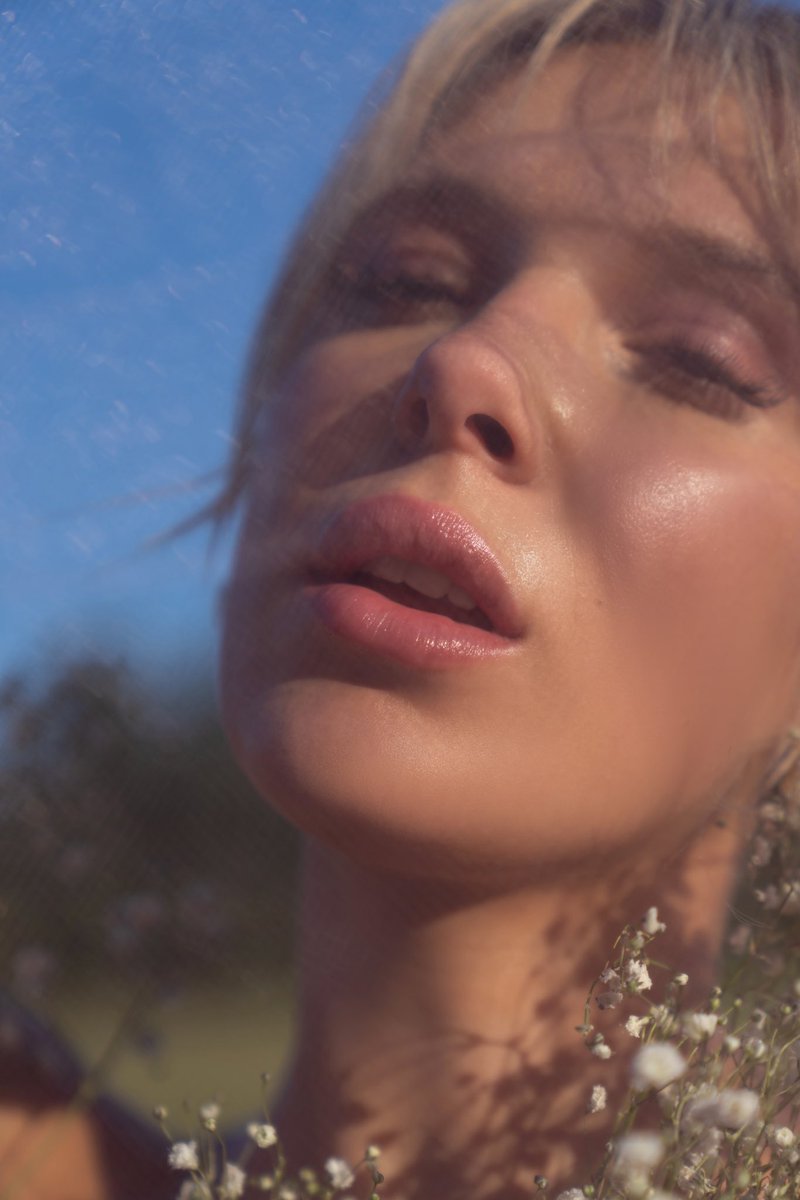 sun kissed ft. one of my new favorite @florencebymills products launching soon 🌸💗 any guesses? 