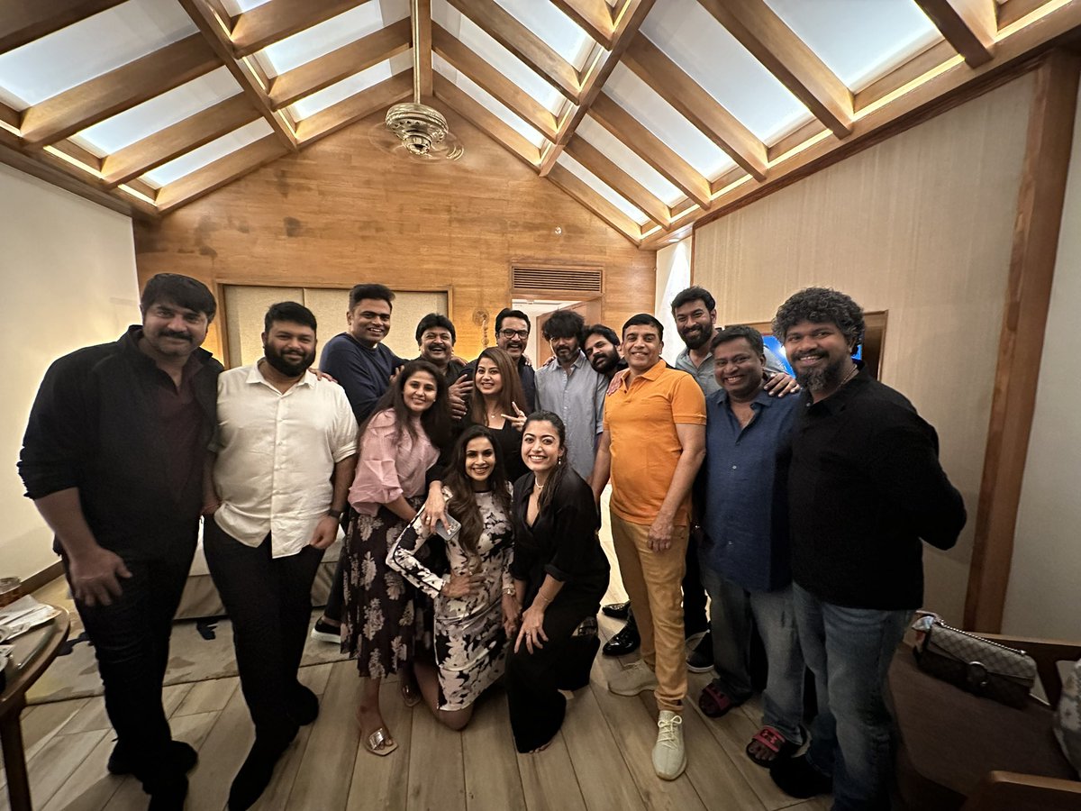 #VarisuBlockbuster #TamilCinema #friends a fun evening watching the team bond together with so much of laughter @actorvijay @realsarathkumar @iamRashmika @directorvamshi #dilraju @sangithakrish #shyam @MusicThaman @Lyricist_Vivek #jagdish @samyuktha_shan 