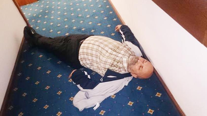 Ten przedstawiciel PiS, który wsławił się tym, że poległ na korytarzu hotelu sejmowego o 2 nad ranem nazwał mnie w tvp „przedstawicielem politycznego warcholstwa”. Komuniści takich słów używali wobec przedstawicieli opozycji demokratycznej. Czuję się wyróżniony. 