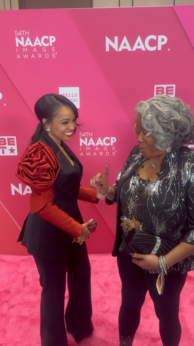It’s all love when Black Hollywood is in the room ❤️ 