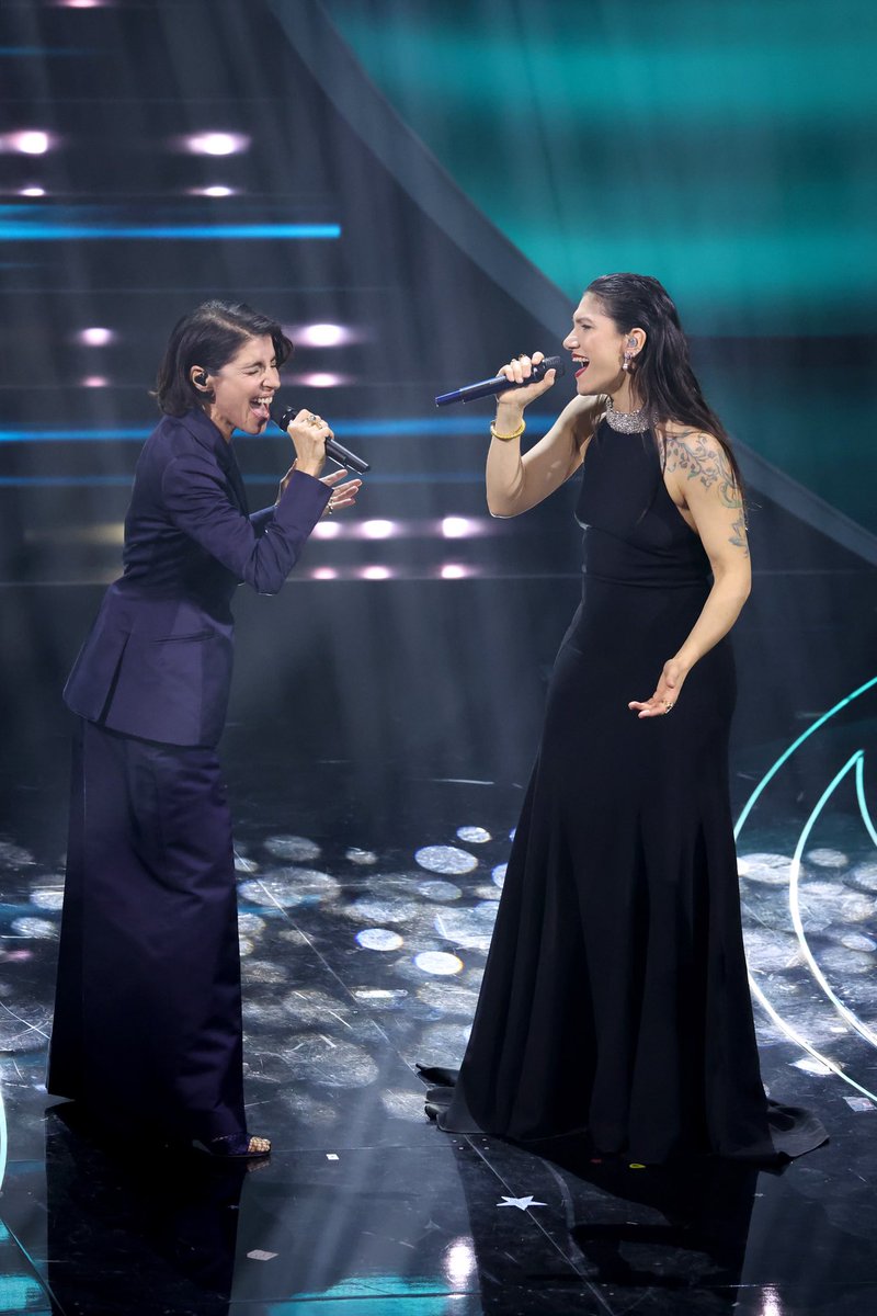 grazie meravigliosa @elisatoffoli 
💙🙏🏽 