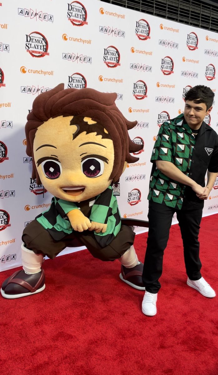 Everyone looks so good! @airzach, @AbbyTrott, @AleksLeVO, @BrycePapenbrook on the red carpet! #kimetsuworldtour 